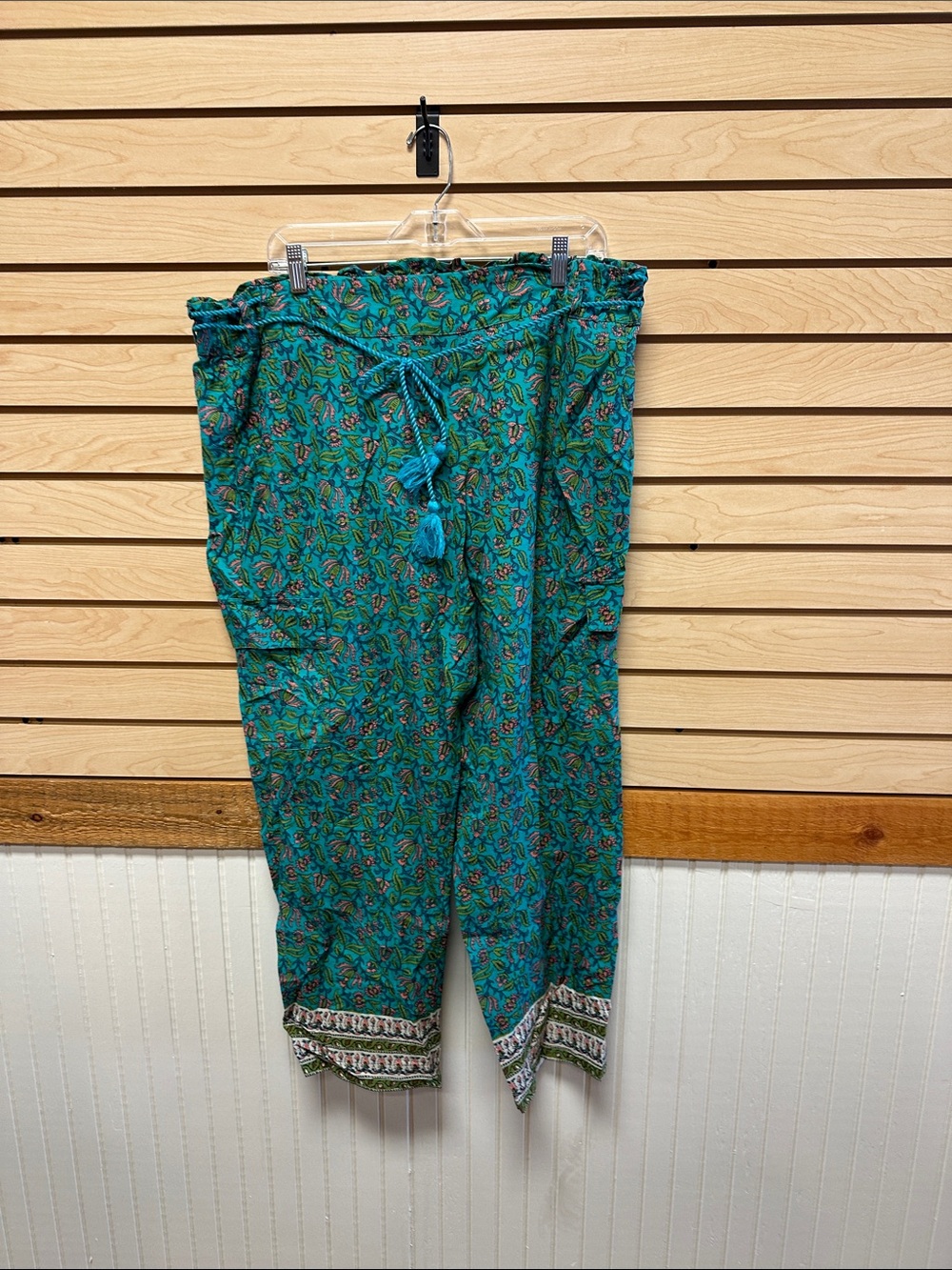 Sundance Teal Paisley-Print Drawstring Bermuda Pants